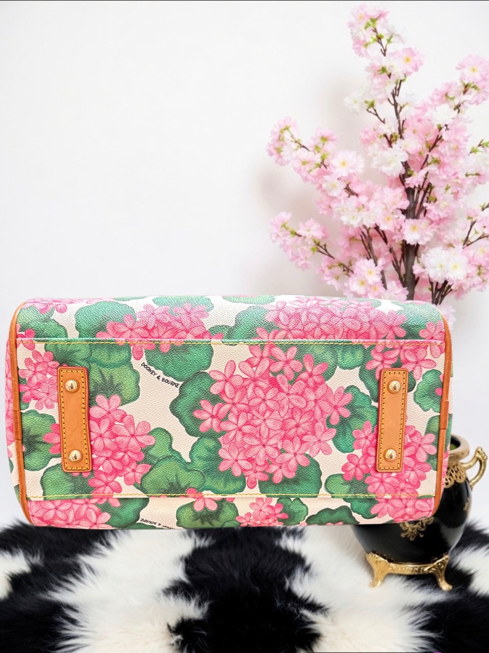 DOONEY & BOURKE HYDRANGEA COLLECTION SATCHEL - Picture 3 of 9